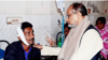 আহতদের হাসপাতালে দেখতে যান স্বতন্ত্র কাঁচি মার্কার প্রার্থী এনামুল হক। ২৬ ডিসেম্বর, ২০২৩।