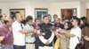 বেইলি রোডে ফরেন সার্ভিস একাডেমিতে আয়োজিত অনুষ্ঠান শেষে সাংবাদিকদের সঙ্গে পররাষ্ট্রমন্ত্রী হাছান মাহমুদ। ১৭ মার্চ, ২০২৪।
