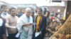 ঢাকার উত্তরায় লিফলেট বিতরণ করছেন বিএনপির সিনিয়র যুগ্ম মহাসচিব রুহুল কবির রিজভী। ২২ ডিসেম্বর, ২০২৩।