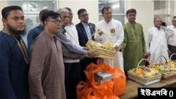 মুক্তিযোদ্ধা পুনর্বাসন কেন্দ্রে যুদ্ধাহত মুক্তিযোদ্ধাদের জন্য ফুল, ফল ও মিষ্টি পাঠিয়ে তাদের শুভেচ্ছা জানান শেখ হাসিনা।
