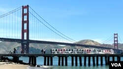 2024年6月16日，众多华裔女权人士和民主人士在旧金山金门大桥下的海角堡前面前声援刚刚被中国政府重判的中国女权活动人士黄雪琴。