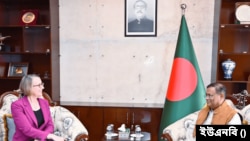 পররাষ্ট্র মন্ত্রণালয়ে পররাষ্ট্রমন্ত্রী ড. হাছান মাহমুদের সঙ্গে বাংলাদেশে নিযুক্ত যুক্তরাজ্যের হাইকমিশনার সারাহ কুক। ২৪ জানুয়ারি, ২০২৪।