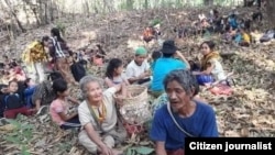 ကရင်ပြည်နယ်က စစ်ဘေးရှောင် ပြည်သူများ ( Photo: C J )