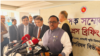 ঢাকার ওসমানী স্মৃতি মিলনায়তনে জেলা প্রশাসক (ডিসি) সম্মেলনে সাংবাদিকদের সাথে খাদ্যমন্ত্রী সাধন চন্দ্র মজুমদার। ৪ মার্চ, ২০২৪।