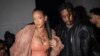 Foto Achiv: Rihanna, a goch, ak ASAP Rocky nan defile mod Off-White pou sezon Otonn/Ive 2022-2023 a nan Paris, 28 Fevriye 2022. 