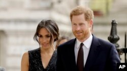 El palacio dijo que Harry y Meghan ya no recibirán fondos públicos y que pagarán el dinero gastado en la renovación de su cabaña en Windsor, al oeste de Londres.