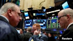 El mercado bursátil en Nueva York terminó la última semana de mayo de 2020 con un leve repunte, tras el fin del confinamiento por coronavirus en los principales estados en Estados Unidos.