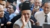 La renuncia de Mahathir Mohamad, de 94 años de edad, deshizo una coalición con su viejo rival Anwar Ibrahim, de 72 años, que había obtenido una victoria electoral sorpresiva en 2018.
