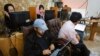 Las autoridades iraníes han cerrado el acceso de internet móvil, a páginas del extranjero en varias provincias, informó una agencia de noticias iraní el miércoles 25 de diciembre de 2019. (Foto de archivo)