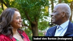 Isabel dos Santos avec son père l'ancien président de l'Angola, José Eduardo dos Santos. Photo publiée par la fille de l'ancien président angolais sur son Instagram le 31 décembre 2019 (https://www.instagram.com/p/B6v16HmJCmG/). 