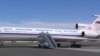 Un avion de reconnaissance Tupolev Tu-154 Open Skies de la Fédération de Russie sur la piste de la base aérienne d'Elmendorf à Anchorage, en Alaska, le jeudi 10 juin 2004, avant son départ pour deux survols du centre de l'Alaska. (Photo AP / Mark Farmer)