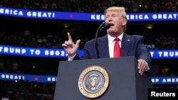 El presidente de EE.UU., Donald Trump, busca demandar a la cadena CNN.