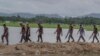 বাংলাদেশ সীমান্ত রক্ষী বাহিনী বিজিবি সদস্যরা মিয়ানমার সীমান্তে টহল দিচ্ছে। এপি ফাইল ছবি।