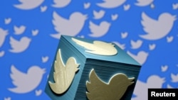 Twitter reportó el jueves ingresos y utilidades del tercer trimestre por debajo de las expectativas, algo que la compañía atribuyó a problemas con la publicidad. REUTERS/Dado Ruvic.