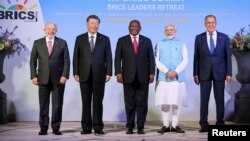 在南非参加金砖峰会的各国领导人们