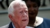 Operan a expresidente Jimmy Carter por fractura de cadera