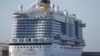 Personas permanecen retenidos a bordo un crucero italiano. 