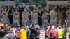 特朗普对发生在美国的反移民局抗议做出回应